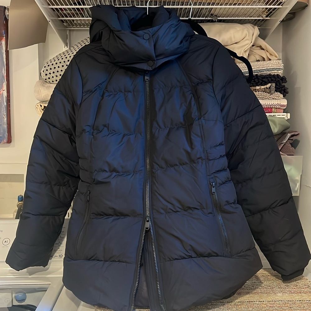 Athleta Air Parka  large  New without tags from smoke free home. Like new